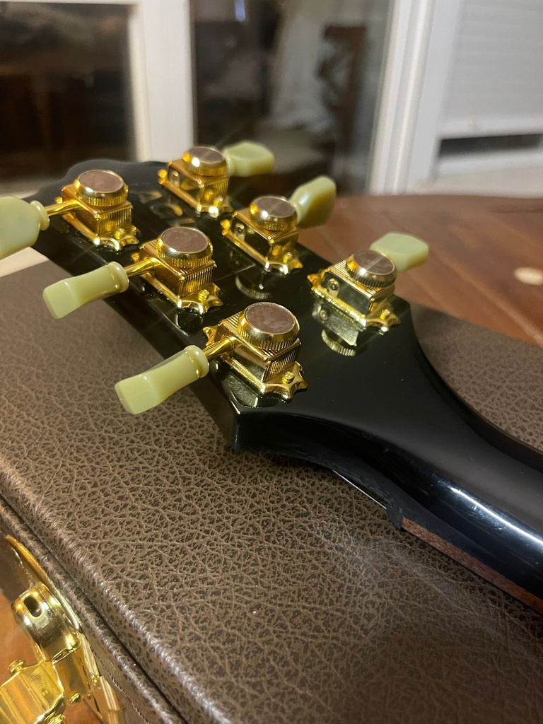 Les Paul mejorada con electrónica avanzada