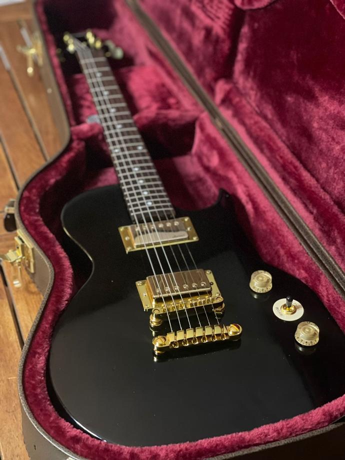Les Paul mejorada con electrónica avanzada